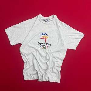 Vintage SYDNEY 2000 OLYMPIC Embroidered Logo Official size